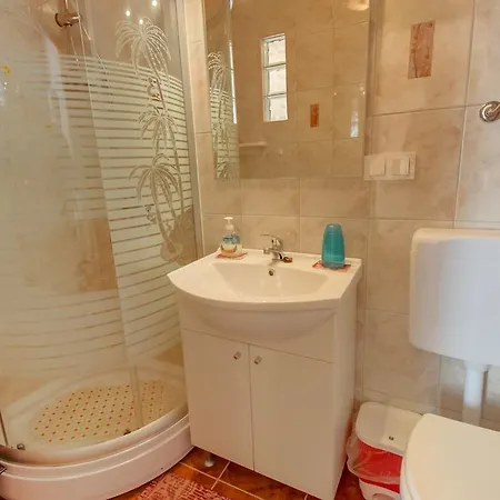 Sea View Agava I Near Pebble & Private Parking Miholascica