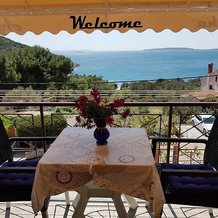 Sea View Agava I Near Pebble & Private Parking Miholascica